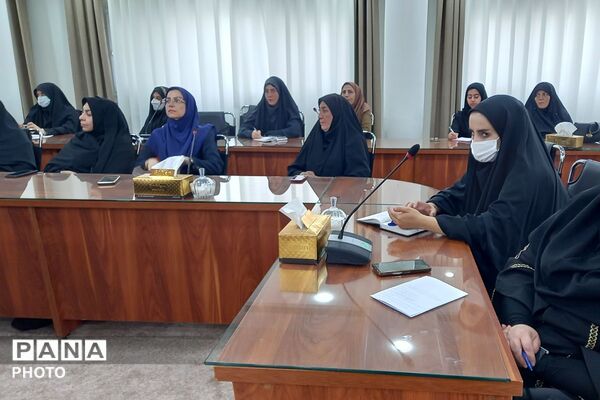 جلسه هم اندیشی با مدیران مدارس چهاردانگه
