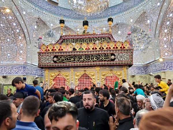 پیاده روی اربعین  و زیارت حرمین مطهر امام حسین علیه السلام و حضرت ابوالفضل عباس علیه السلام 