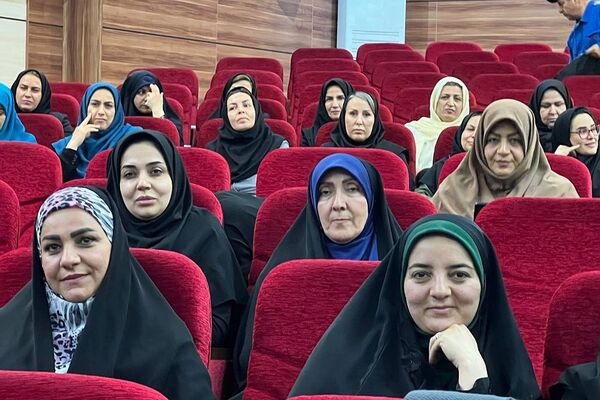 همایش بزرگ تجلیل از معلمان برتر و سرآمد در رودهن 