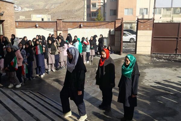 گلبانگ زنگ انقلاب در دبیرستان هجرانی پردیس
