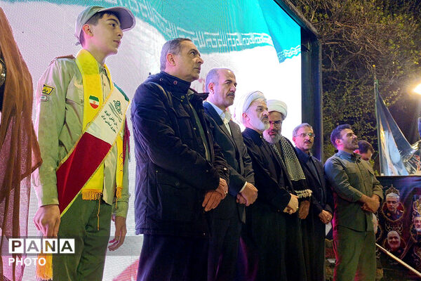  حضور فرهنگیان و دانش‌آموزان به‌مناسبت 12 فروردین ماه روز جمهوری اسلامی ایران 