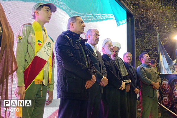  حضور فرهنگیان و دانش‌آموزان به‌مناسبت 12 فروردین ماه روز جمهوری اسلامی ایران 