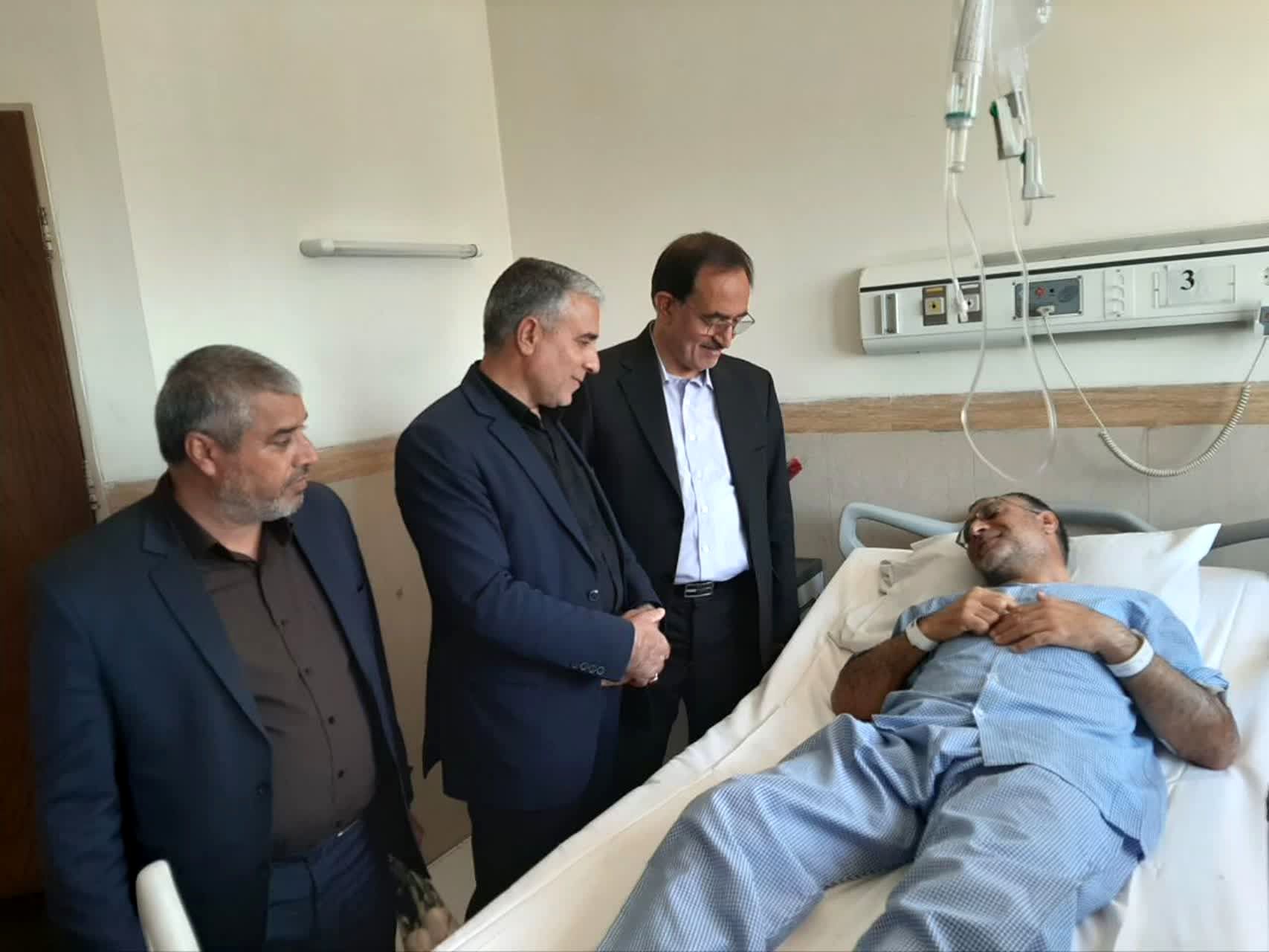 عیادت مدیرکل آموزش و پرورش استان یزد از مجروحان حادثه تروریستی راسک