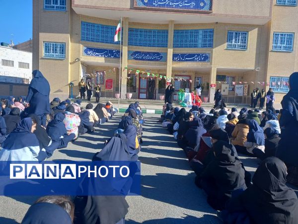 مراسم چهل وششمین سالگرد انقلاب اسلامی در دبیرستان فرهنگ مرحوم فخرایی