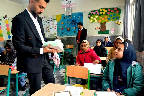 مسابقات هنر و خلاقیت دانش‌آموزان در مدرسه ۱۰ دی