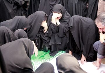 خاکسپاری پیکر پاک  سردار سرافراز اسلام شهید محمد کاظمی و شهدای جنگ تحمیلی در مشهد