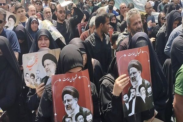 وداع تاریخی مشهدی‌ها با خادم‌الرضا؛ شهید جمهور