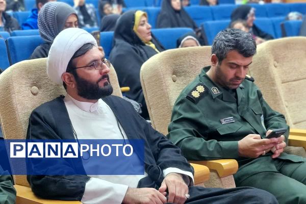 آیین تجلیل از برگزیدگان مسابقات قرآن و عترت بسیج قرچک