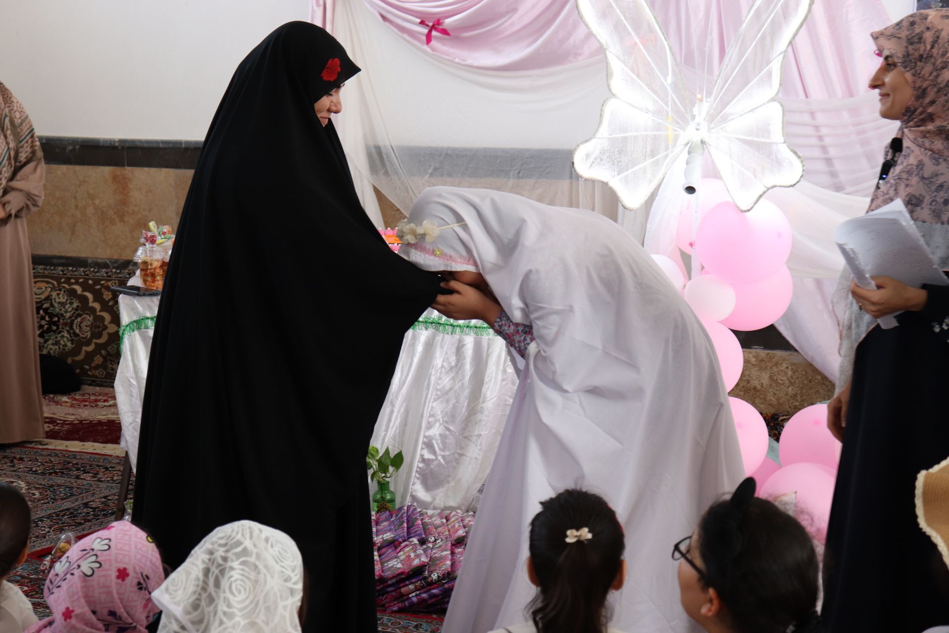 جشن تکلیف دختران اسلامشهری در مسجد الهادی (ع)
