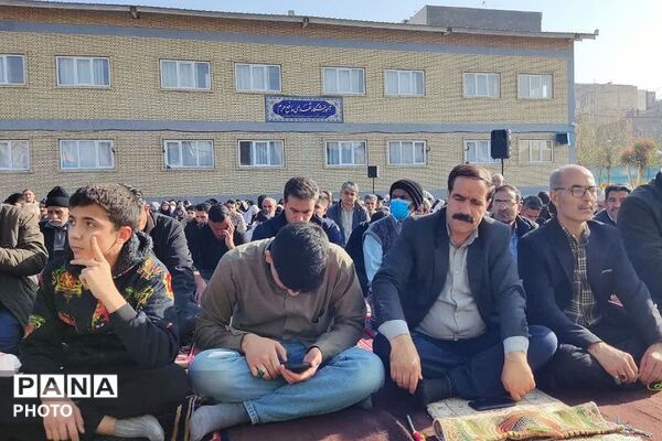 شکوه وحدت در قرچک؛ اقامه باشکوه نماز عید سعید فطر در صفوفی الهی