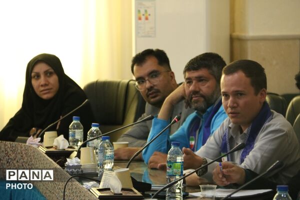 بررسی راهکارهای تقویت شبکه پانا در نشست رابطین استان یزد