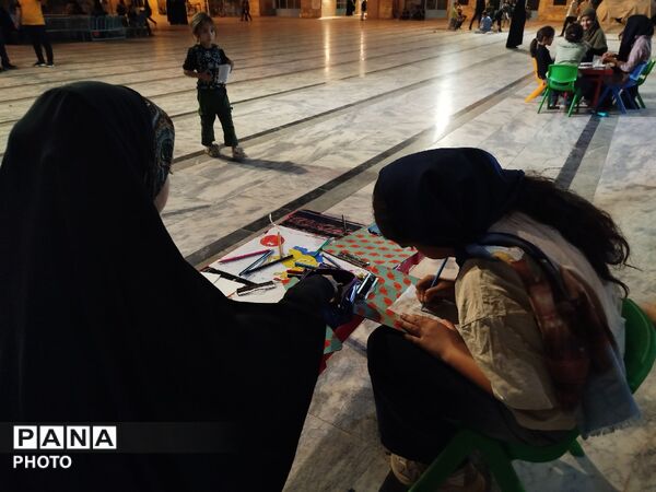 بار دگر سرگرمی کودکان در غرفه کودک مسجد جامع 