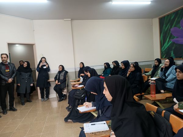 هفته ماها در دبیرستان آرمینه مصلی نژاد ناحیه ۷ مشهد 