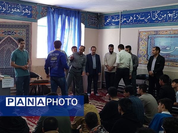 مراسم تجلیل از ستارگان دبیرستان عابدینی خرم ملارد 