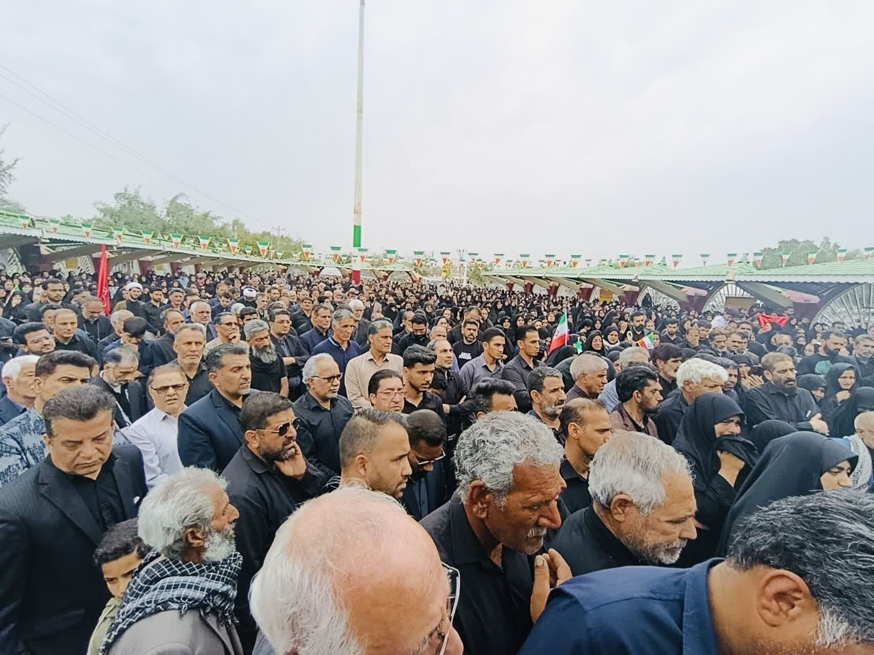 تشییع «شهیده فاطمه طاهری فرد» مدیر دبستان میناب در جیرفت
