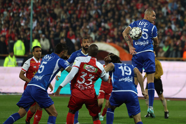دیدار تیم‌های استقلال و پرسپولیس