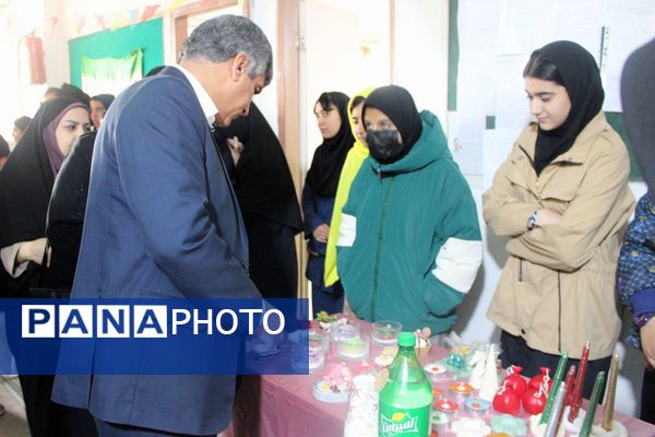  آیین افتتاح جشنواره ماها و ایران‌مون در دبیرستان خدیجه کبری پردیس 