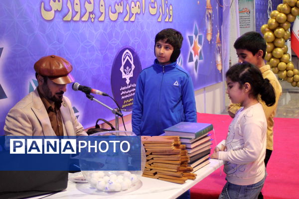  حال هوای غرفه وزارت آموزش و پرورش در سی و دومین نمایشگاه بین‌المللی قرآن کریم 