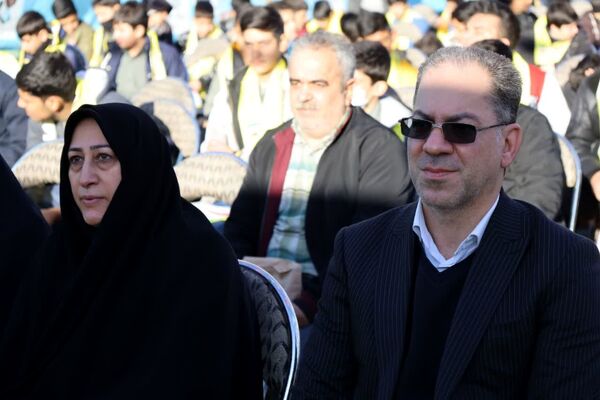 آیین نمادین نواختن «گلبانگ انقلاب اسلامی » در مدرسه احمد فتاحی ناحیه دو یزد
