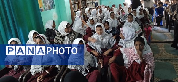 جشنواره سرود دانش‌آموزی در جزیره هرمز