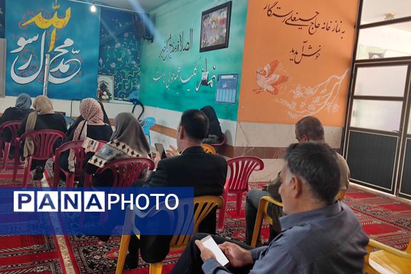 برگزاری جلسه آموزش خانواده در دبیرستان شاهد شهید قاسم سلیمانی