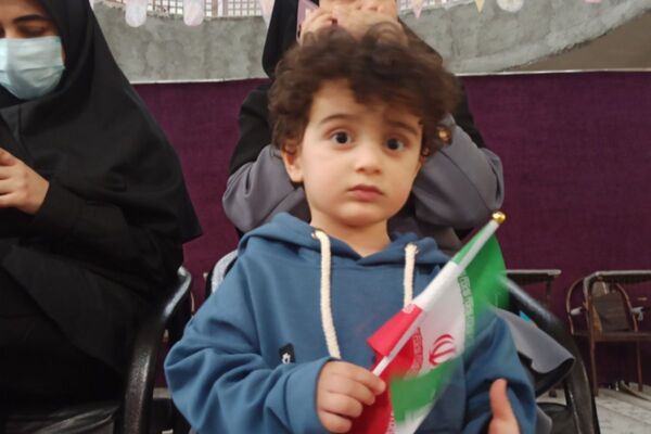 مدرسه شهید لطفی بهارستان‌دو میزبان جشن دهه فجر 