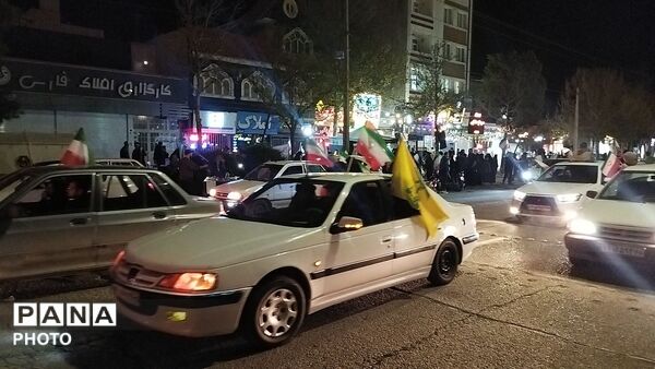 چهل و یکمین رژه ماشینی بلوار فضل نیشابور پس از آغاز جنگ 