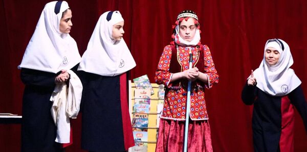 حضور نماینده استان در مرحله کشوری چهارمین جشنواره ملی تئاتر درسی در میناب