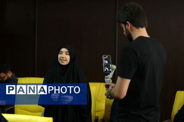 نشست صمیمی دانش‏‌آموز خبرنگاران و نمایندگان مجلس دانش‌آموزی آذربایجان شرقی با علی فلاحتکار