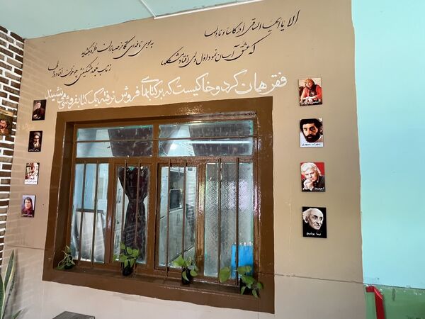 افتتاح کتابخانه راهرویی خلاقانه در دبستان امام خمینی(ره) گناوه