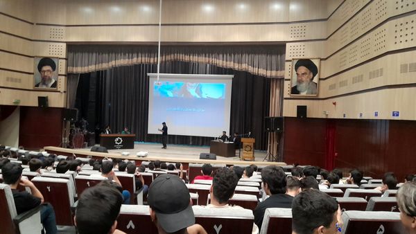 همایش روبیس شو با حضور رتبه‌های برتر کنکوری در نیشابور