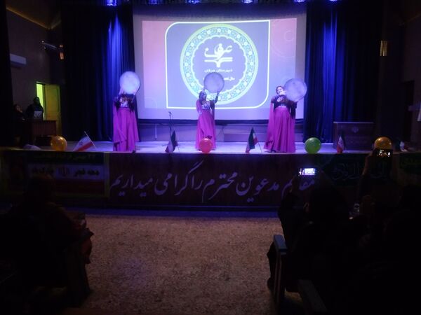 جشن دهه فجر دبیرستان دخترانه عرفان شیراز