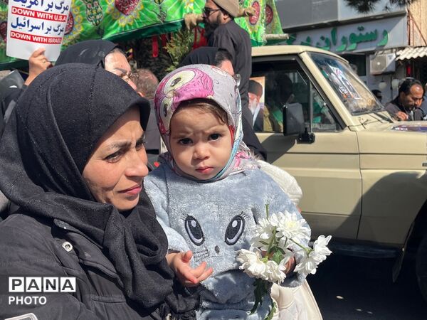 حضور موج چشم گیر مردمی در تشییع پیکر شهید بیت رهبری