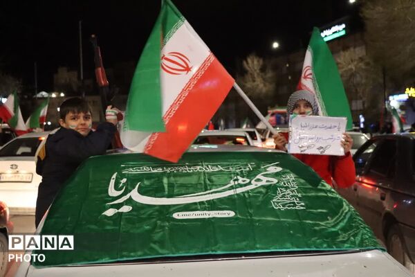 راهپیمایی شبانه مردم دارالمومنین و دارالمجاهدین همدان