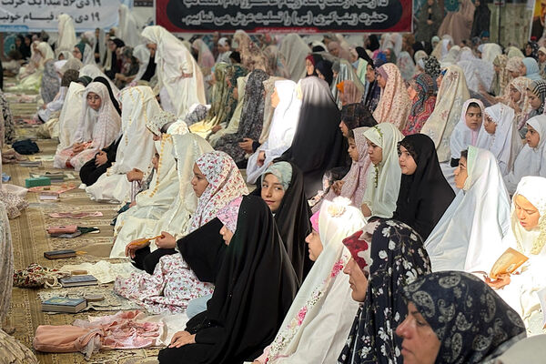 قاب‌هایی از خلوت عاشقانه دانش‌آموزان اسلامشهری در اعتکاف