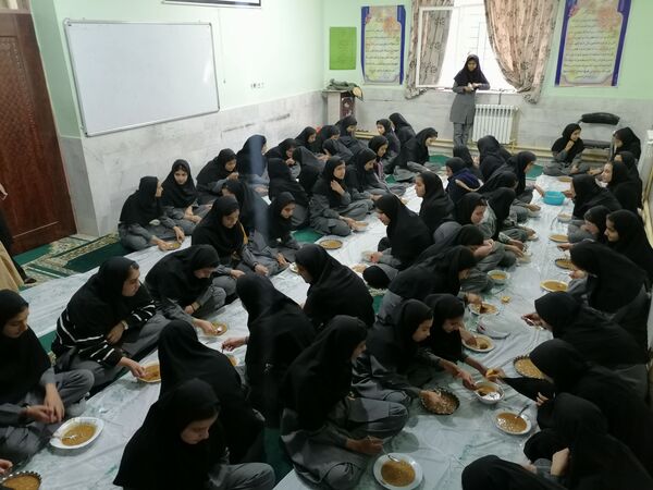 عزاداری وفات حضرت ام البنین در دبیرستان حاج مهدی روحانی ارغا 
