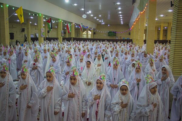 جشن تکلیف ۶۰۰دانش‌آموز دختر گتوندی