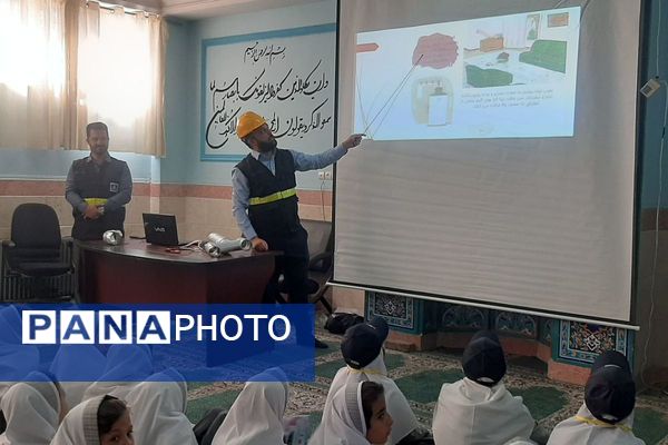  همیاران گاز در دبستان توفیق شهرستان رباط‌کریم