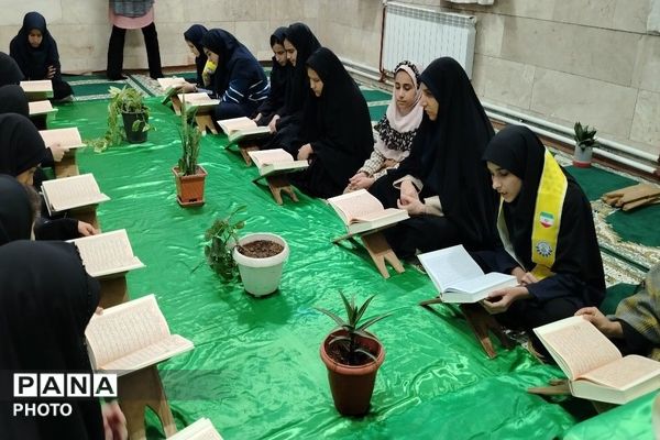 محفل انس با قرآن کریم در آموزشگاه شهید مجید دهنوی نیشابور