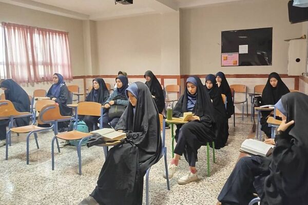 چهل و چهارمین دوره مسابقات قرآن، عترت و نماز: درخشش دانش‌آموزان در دبیرستان شاهد الغدیر