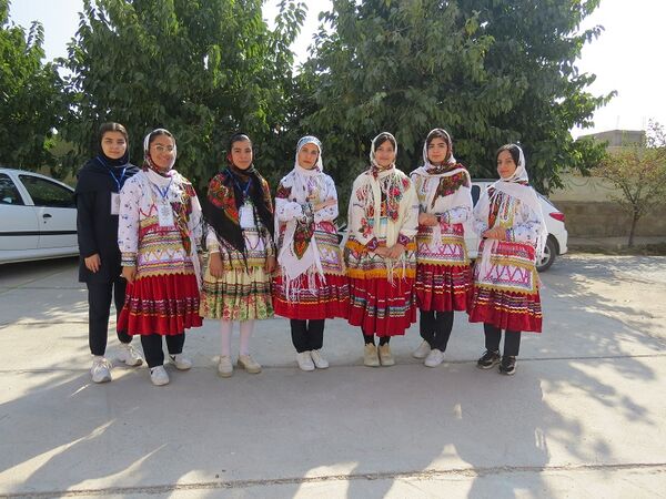 انتخابات همیاران مشاور مدرسه دخترانه تلاش در بجنورد