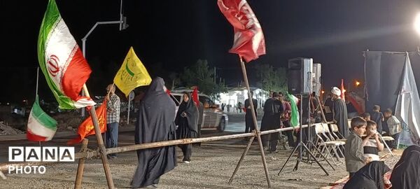 خدمت رسانی موکب مردمی شهید یزدانیان به اجتماعات شبانه اهالی روستای ورجان قم 