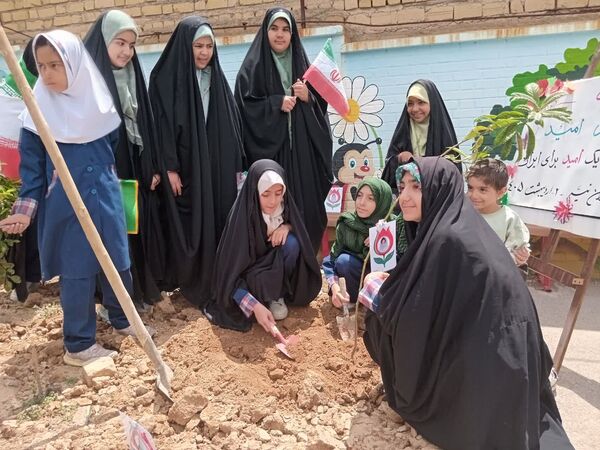هر نهال، یک امید برای ایران