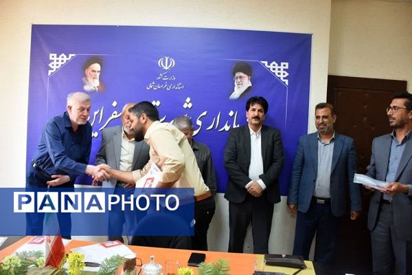 تجلیل از خبرنگاران توسط فرماندار شهرستان اسفراین