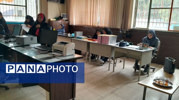 آغاز ثبت نام  دبیرستان میثاق منطقه تبادکان