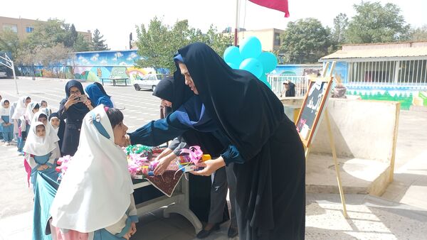 جشن شکوفه ها آغاز زنگ دانایی و شروع مهرورزی