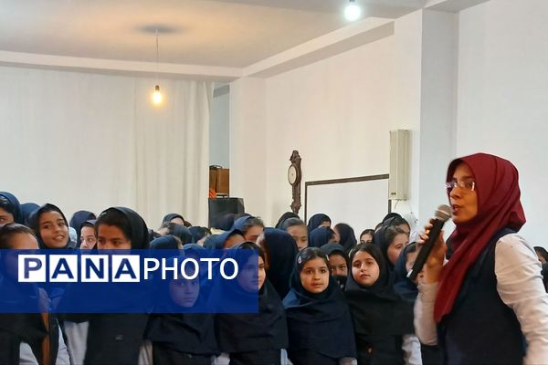 دهه فجر با رنگ شادی در دبستان سیاح‌مقدم رباط‌کریم