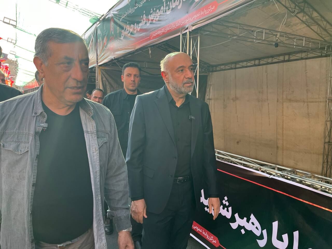بازدید معاون اجرایی رئیس‌جمهور از برخی موکب‌های خدمت‌رسانی دولت به زائران امام شهید
