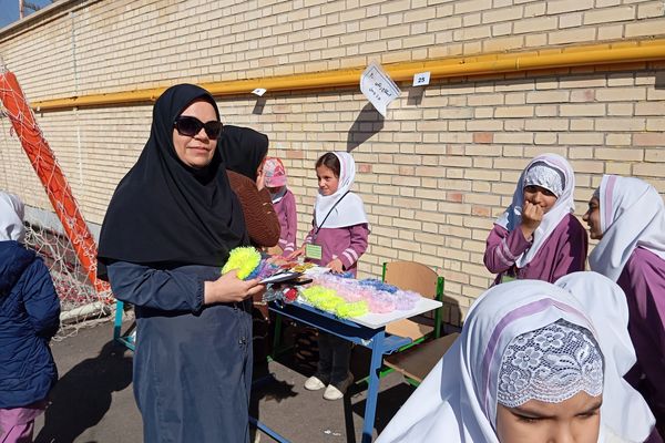 بازارچه دانش‌آموزی در دبستان شاهد شهید محمدرضا کشاورز 