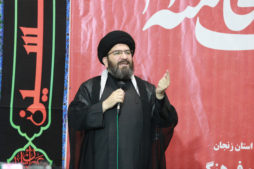 ملت ایران در برابر زورگویی و استکبار هرگز عقب‌نشینی نخواهد کرد